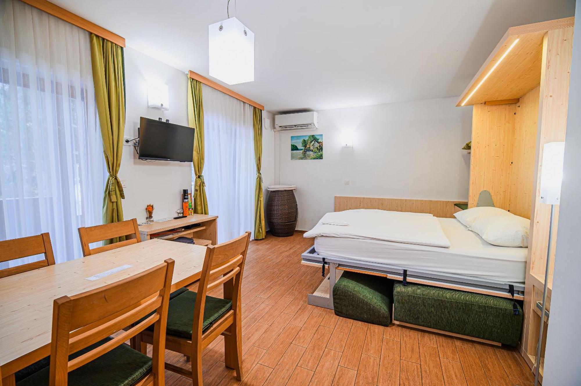 Apartments Maleric With Indoor Pool And Wellness Dragatuš エクステリア 写真