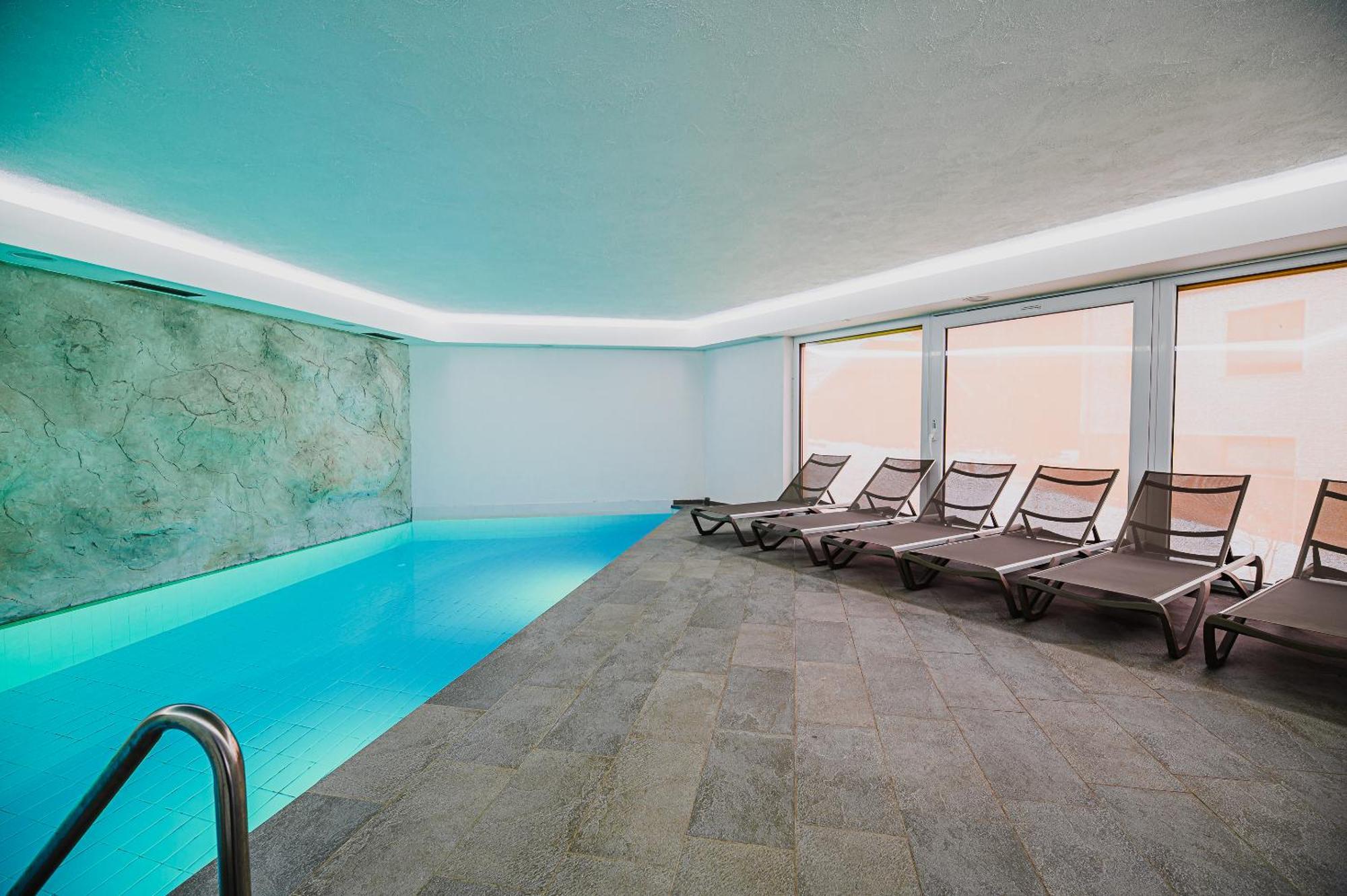 Apartments Maleric With Indoor Pool And Wellness Dragatuš エクステリア 写真