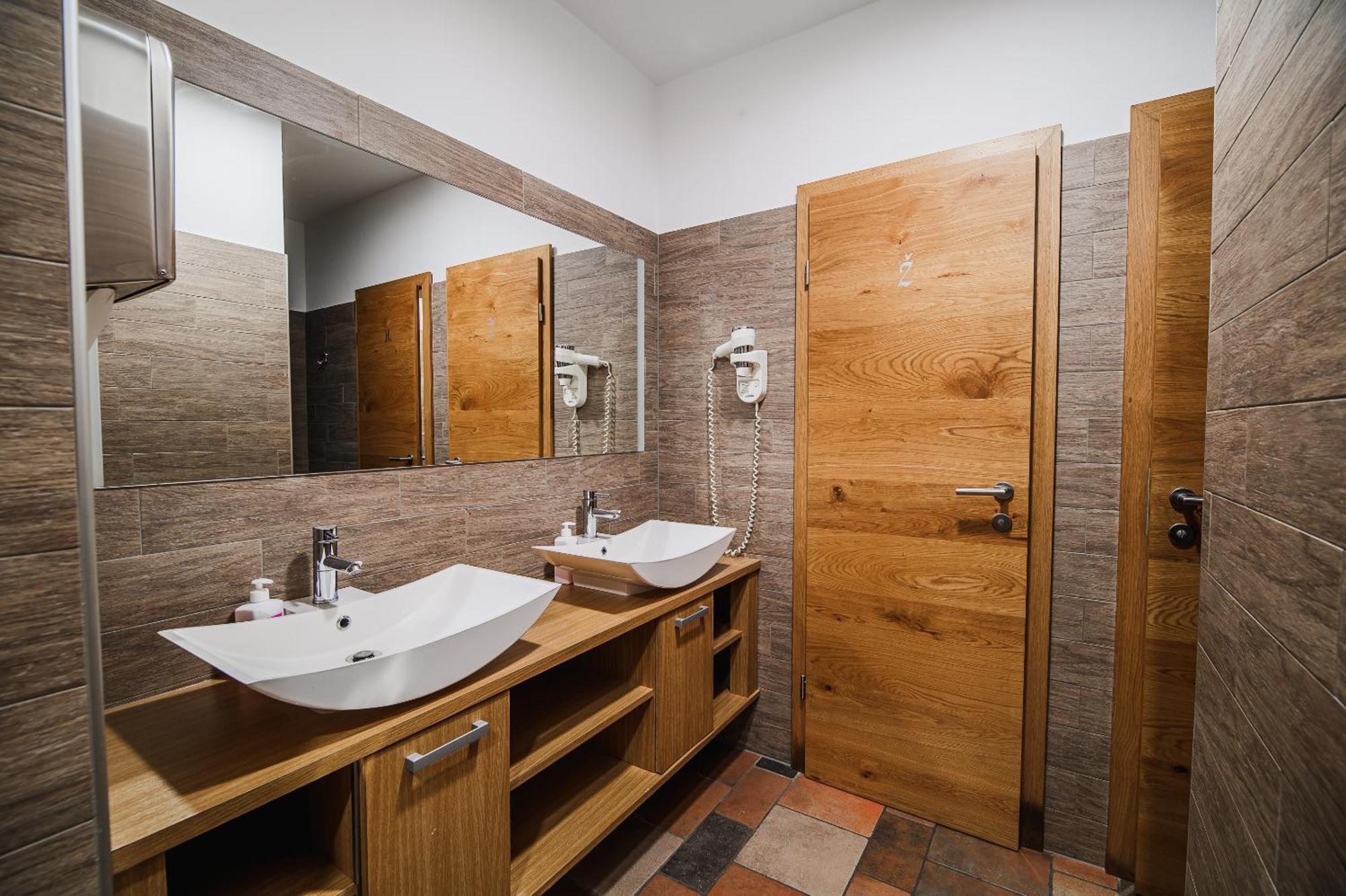 Apartments Maleric With Indoor Pool And Wellness Dragatuš エクステリア 写真